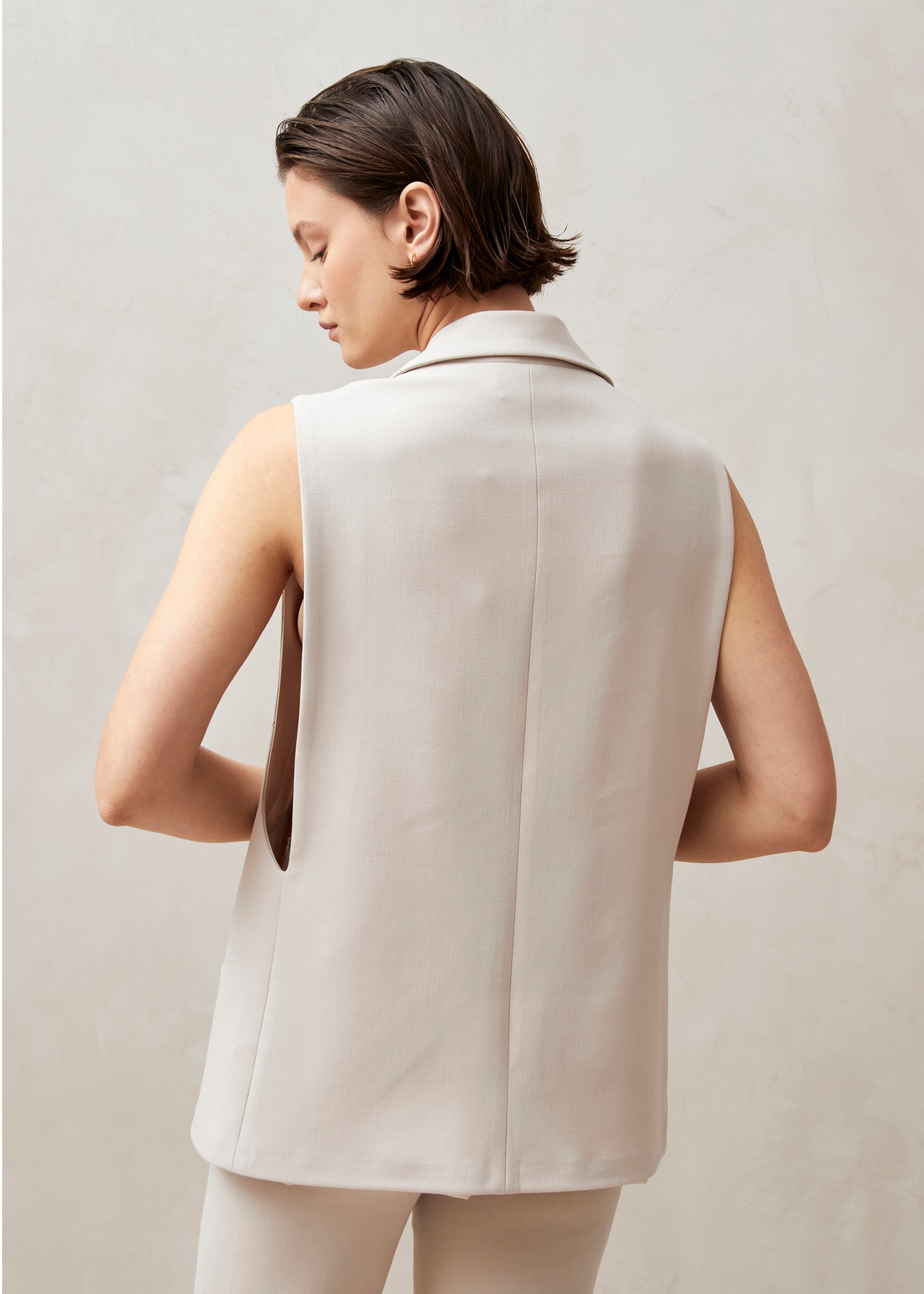 Mina Vest