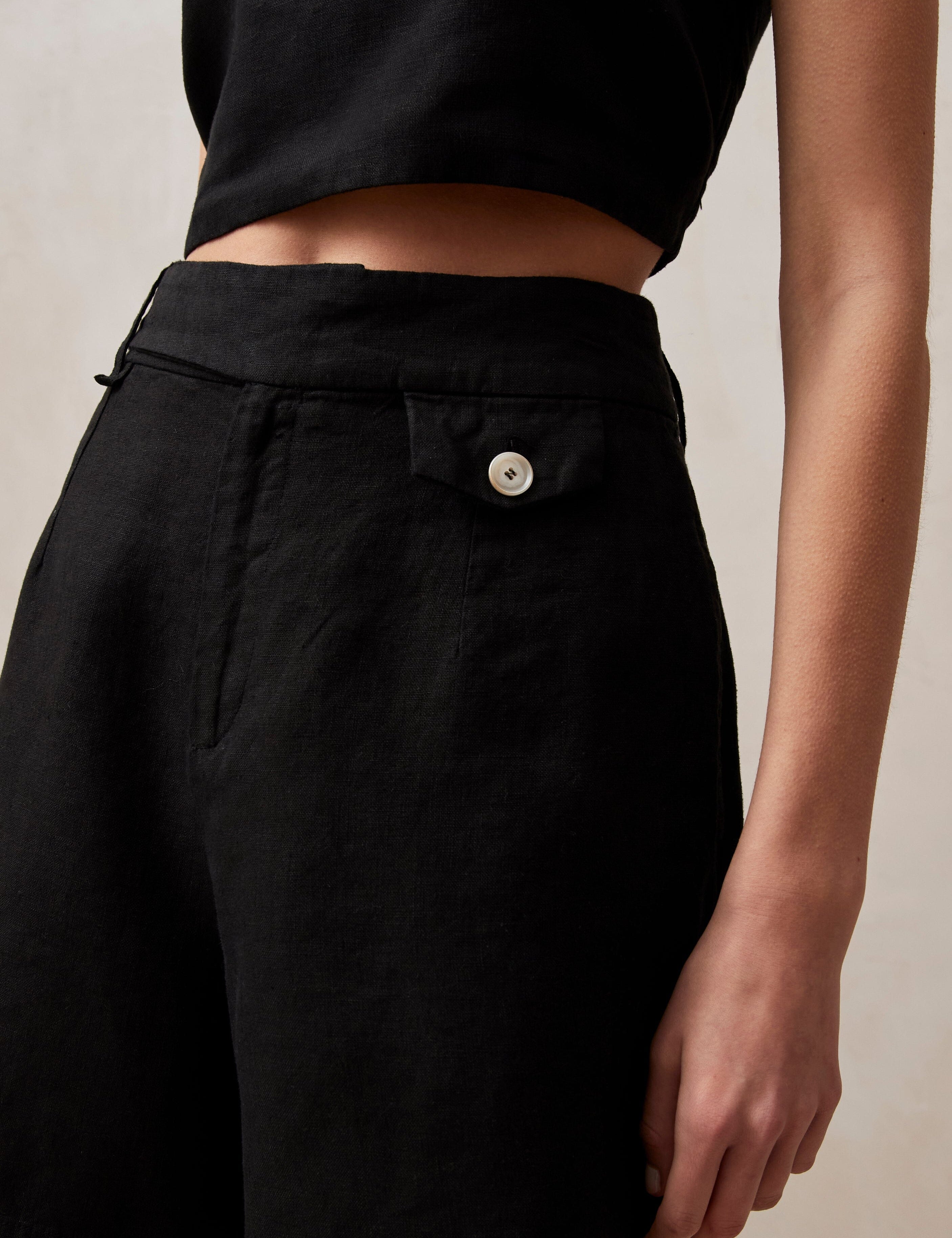 boa-black-shorts-shorts-alohas-514686_3000x_d0409365-a72d-4a65-aea4-ee9c1697658e.jpg
