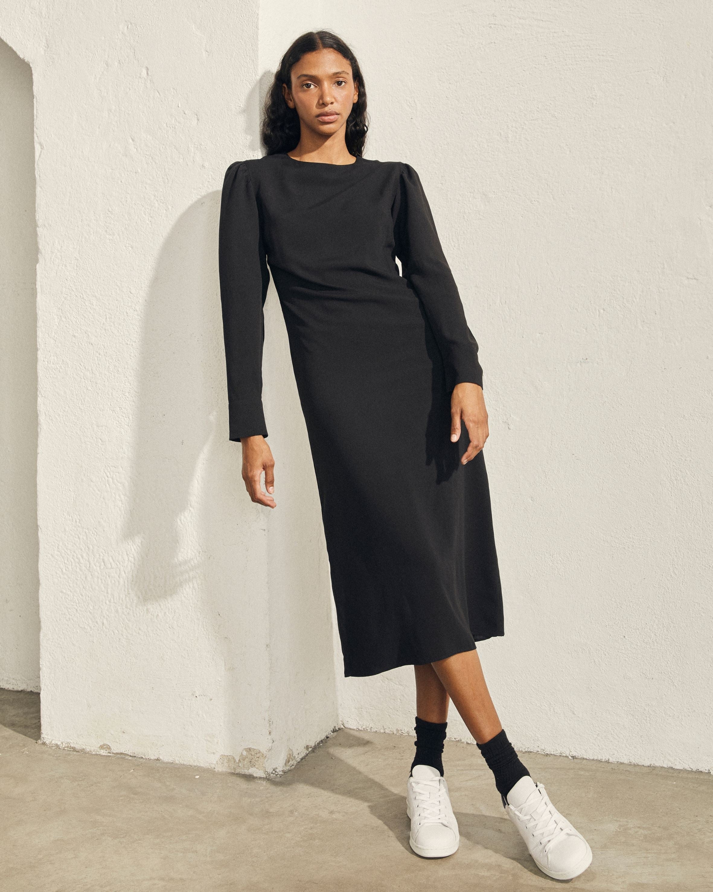 exclesa-dress-black-dresses-alohas-298800_94c7c257-96b9-4b37-8c15-b2bccc04ae64.jpg