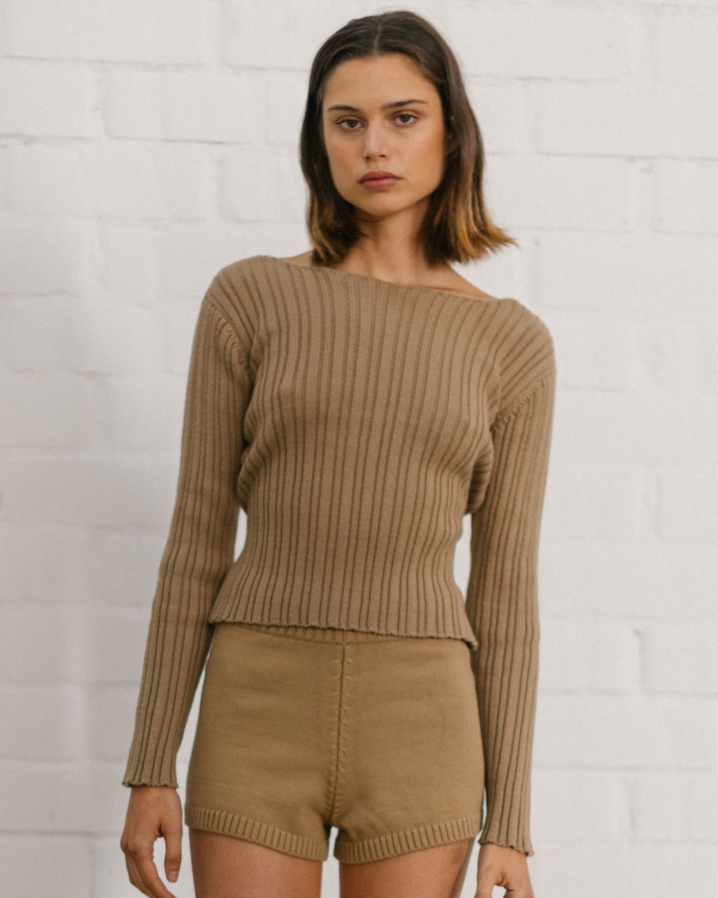 fair-camel-backless-knit-top-cotton-tops-alohas-846721.jpg