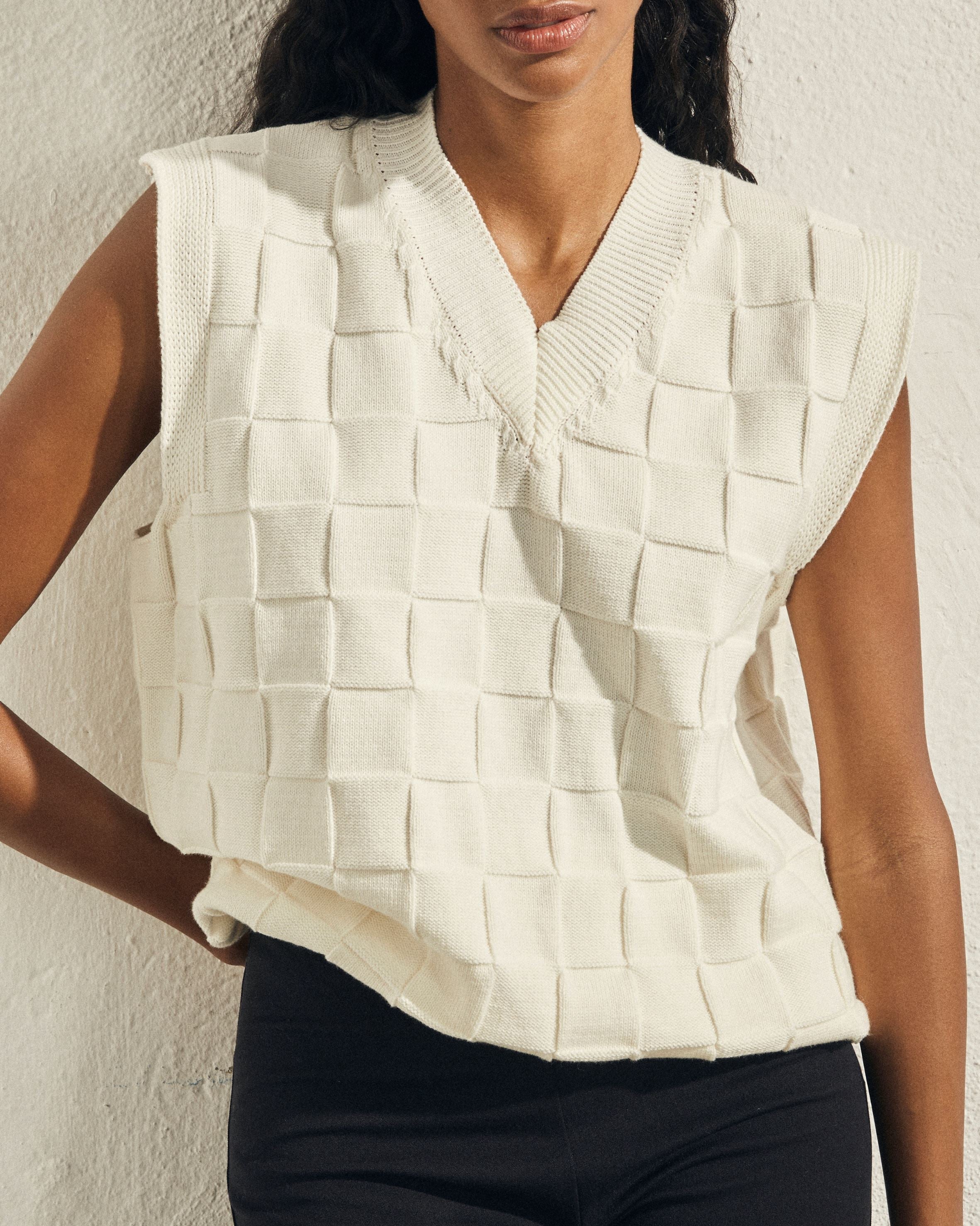 full-time-vest-schacci-jacquard-ivory-tops-alohas-941857.jpg
