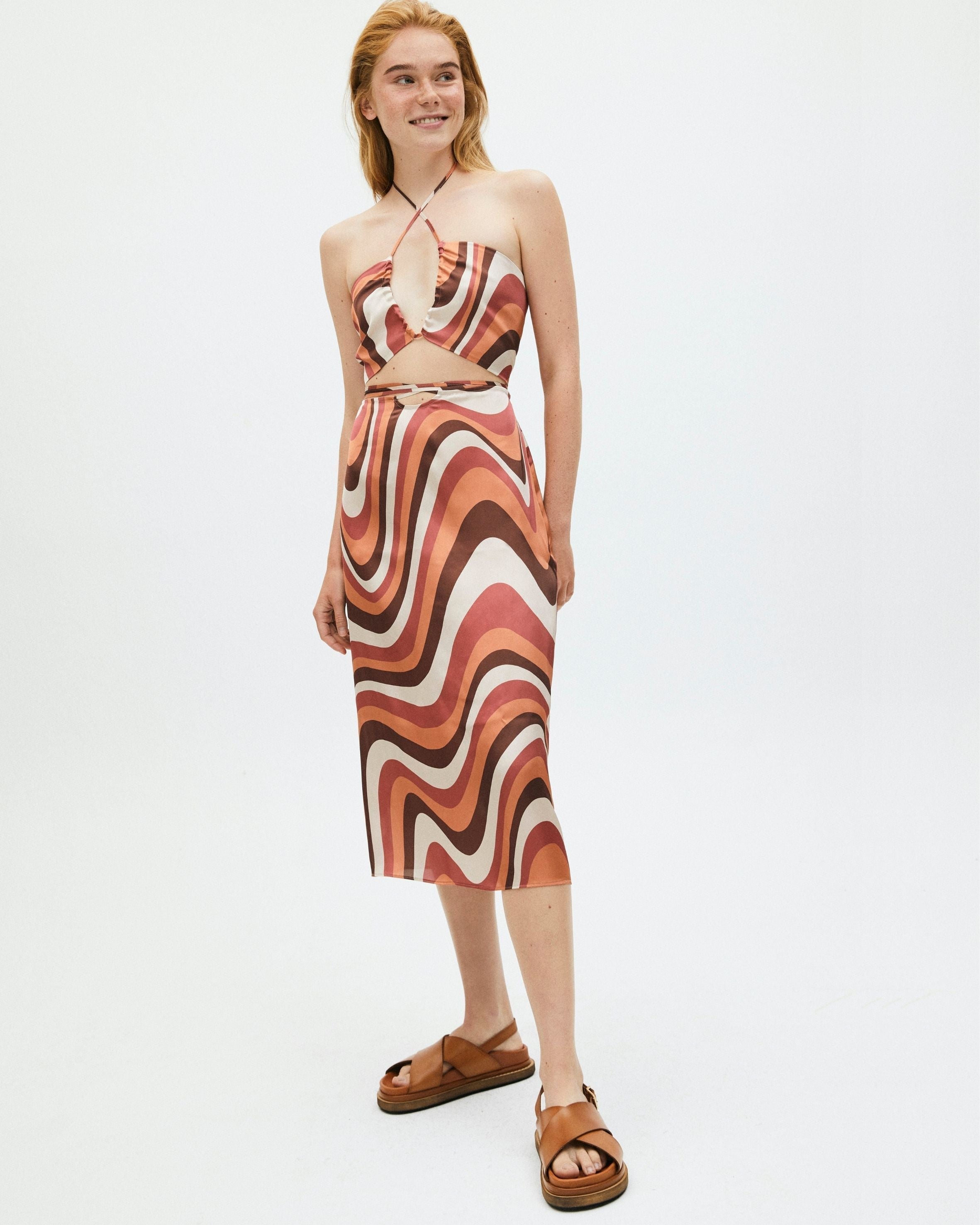 high-tied-skirt-kaleidoscope-red-skirts-alohas-549638_22a0b343-f388-41cc-9b48-c3f2ec8b3855.jpg