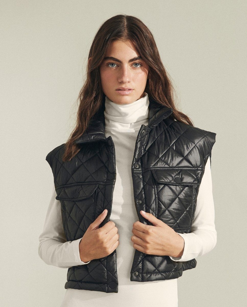 jazz-vest-black-jackets-alohas-266214.jpg