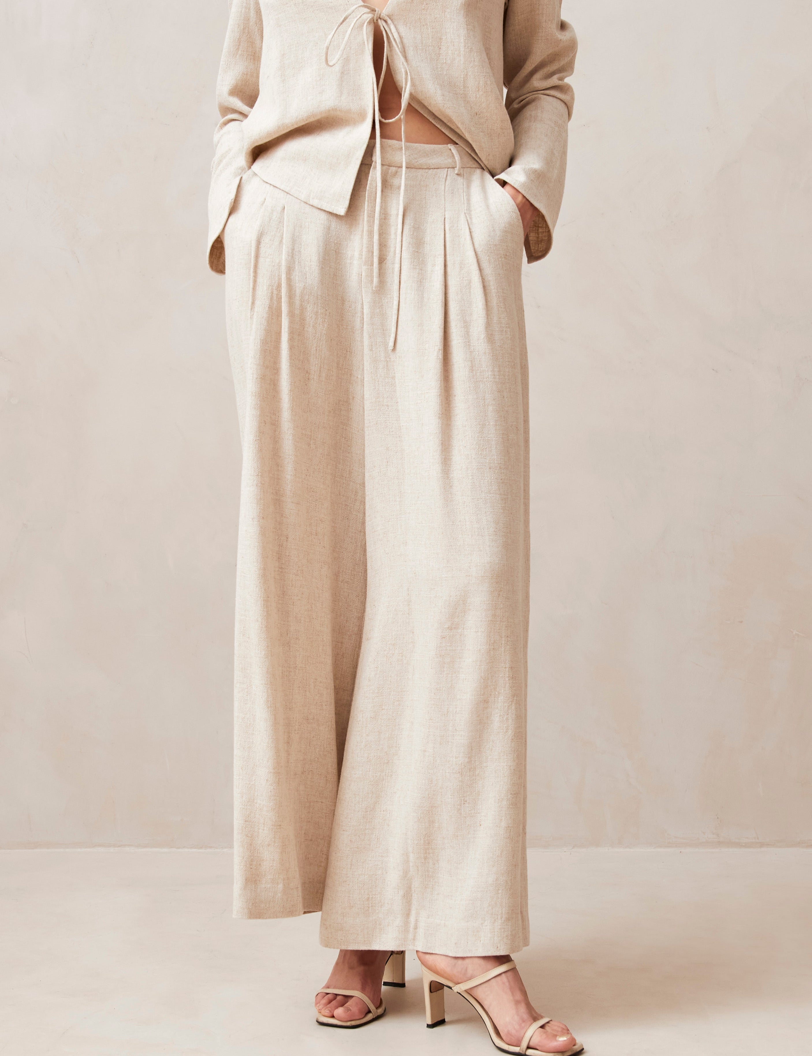 lumi-natural-pants-pants-alohas-676119_3000x_f16c01b6-8bda-4e3e-8adf-6bacdff81f3c.jpg