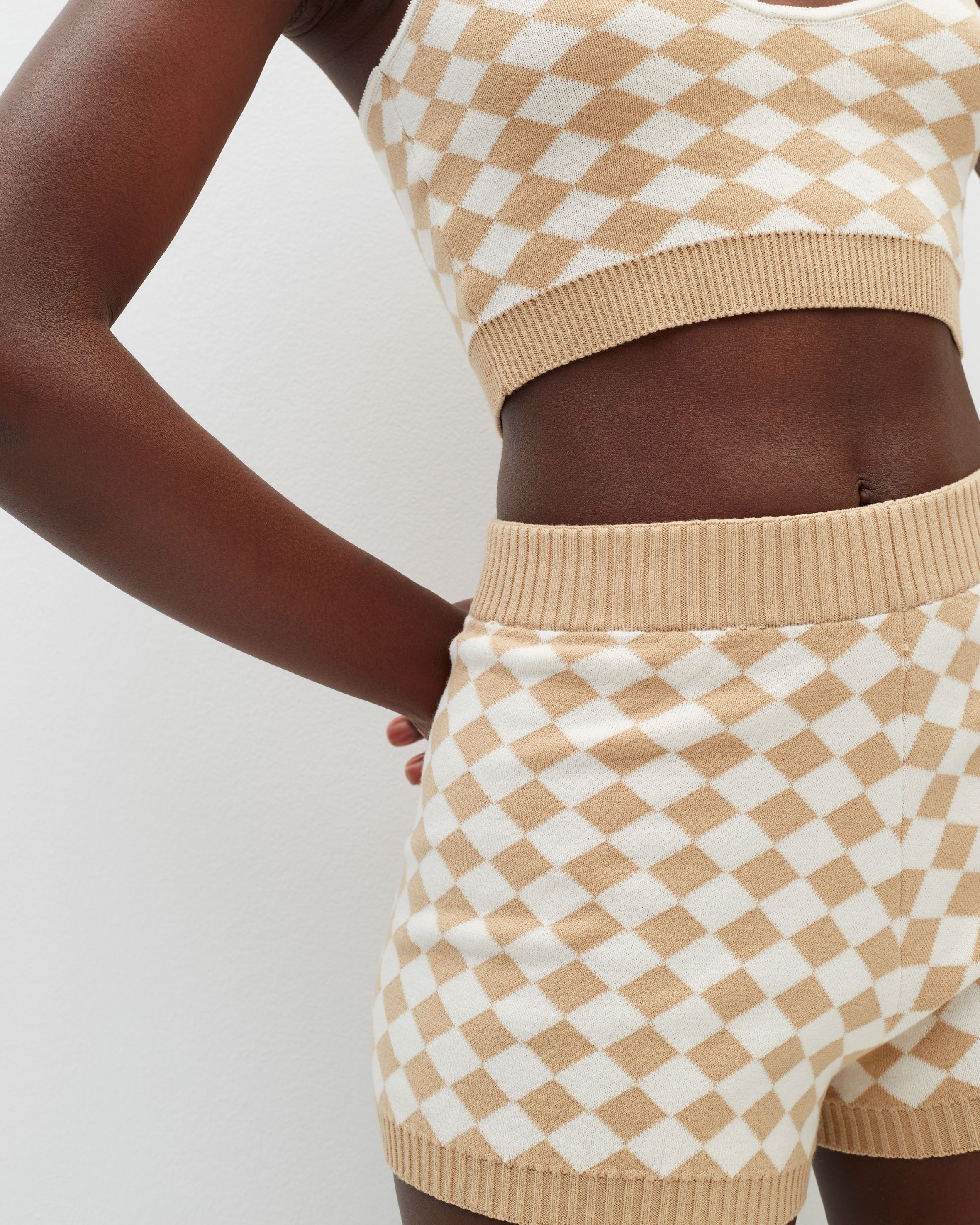 nice-shorts-scacchi-toasted-almond-beige-shorts-alohas-406728_26102d74-a6a9-43fb-bec7-bec1eba3dcfd.jpg