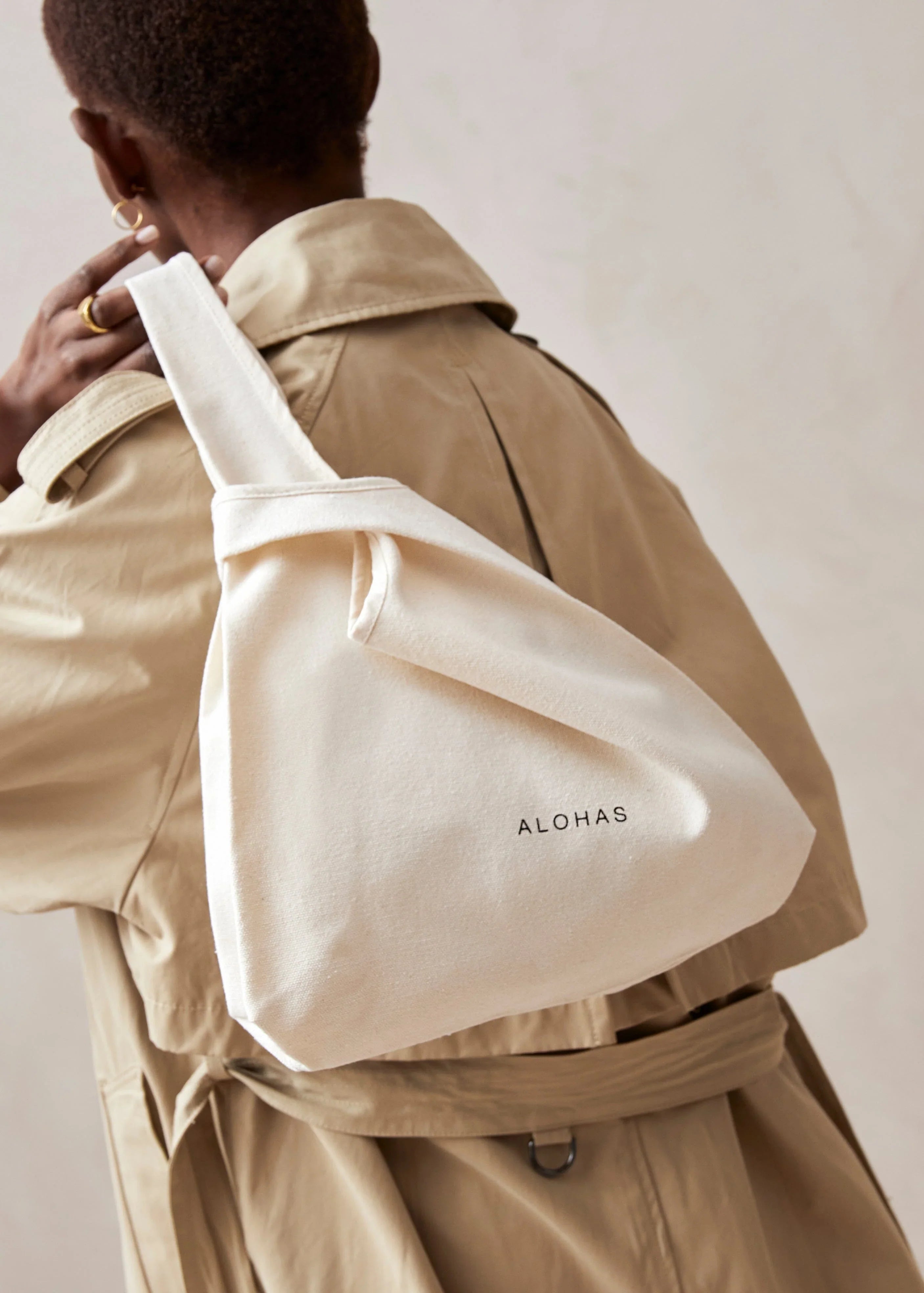 old-ibiza-cream-handbags-alohas-626389_3000x_b1d33e11-fc81-45ea-9730-2e2dddf61c06.webp