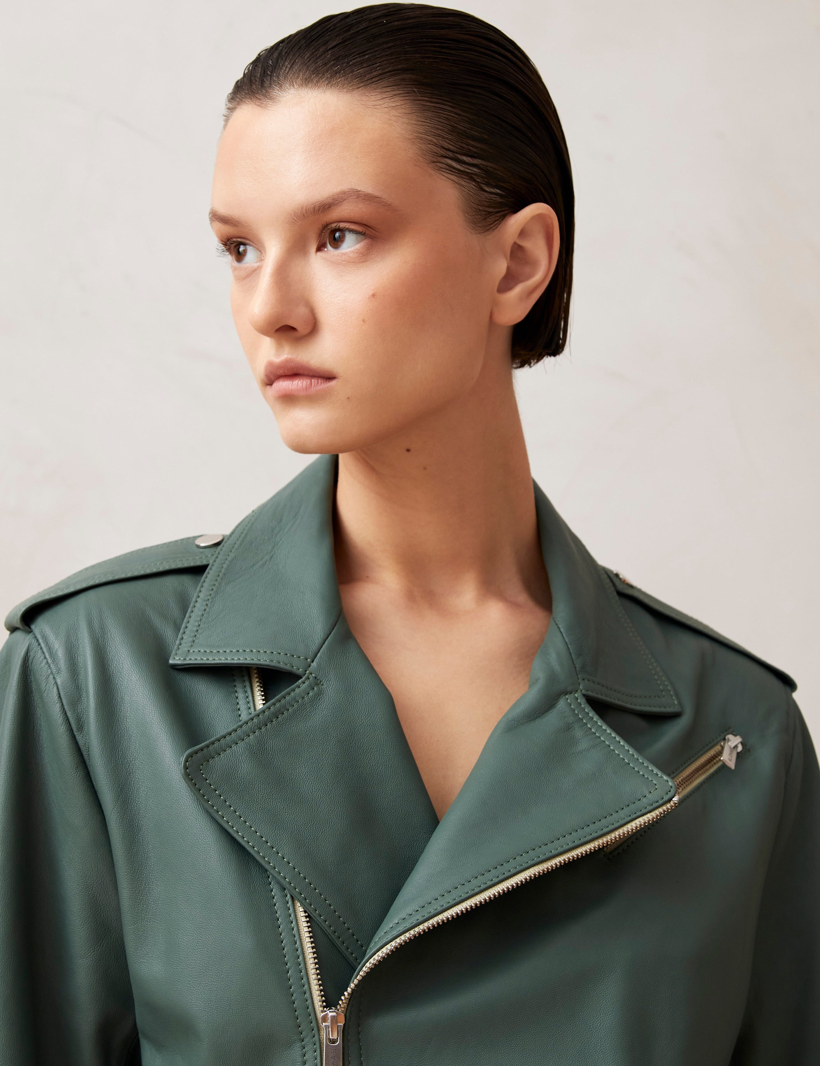 paris-green-leather-jacket-jackets-alohas-798993_3000x_c2e6e41a-ba42-4906-aa07-d94ccb93c7eb.jpg