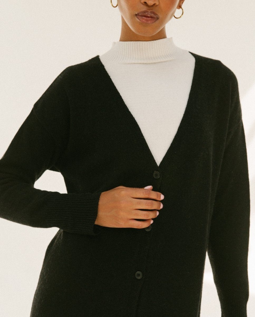 pursuit-cardigan-black-cardigans-alohas-693313_e52f6482-69b8-4b13-9b34-343a5a515f4f.jpg