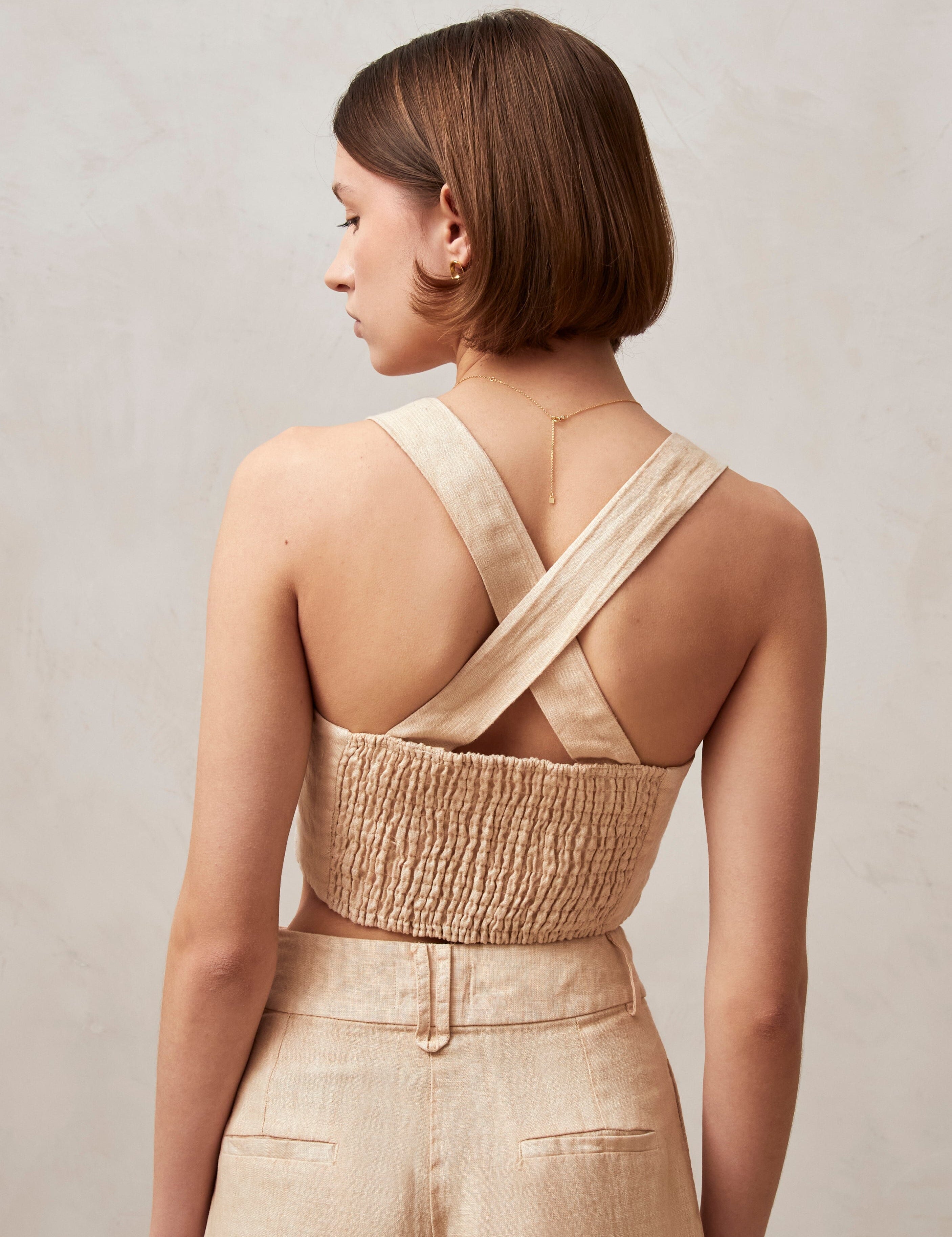rai-beige-top-cami-tanks-alohas-326158_3000x_fc635336-9c8e-497c-a8e3-fee2a2fcc9b7.jpg