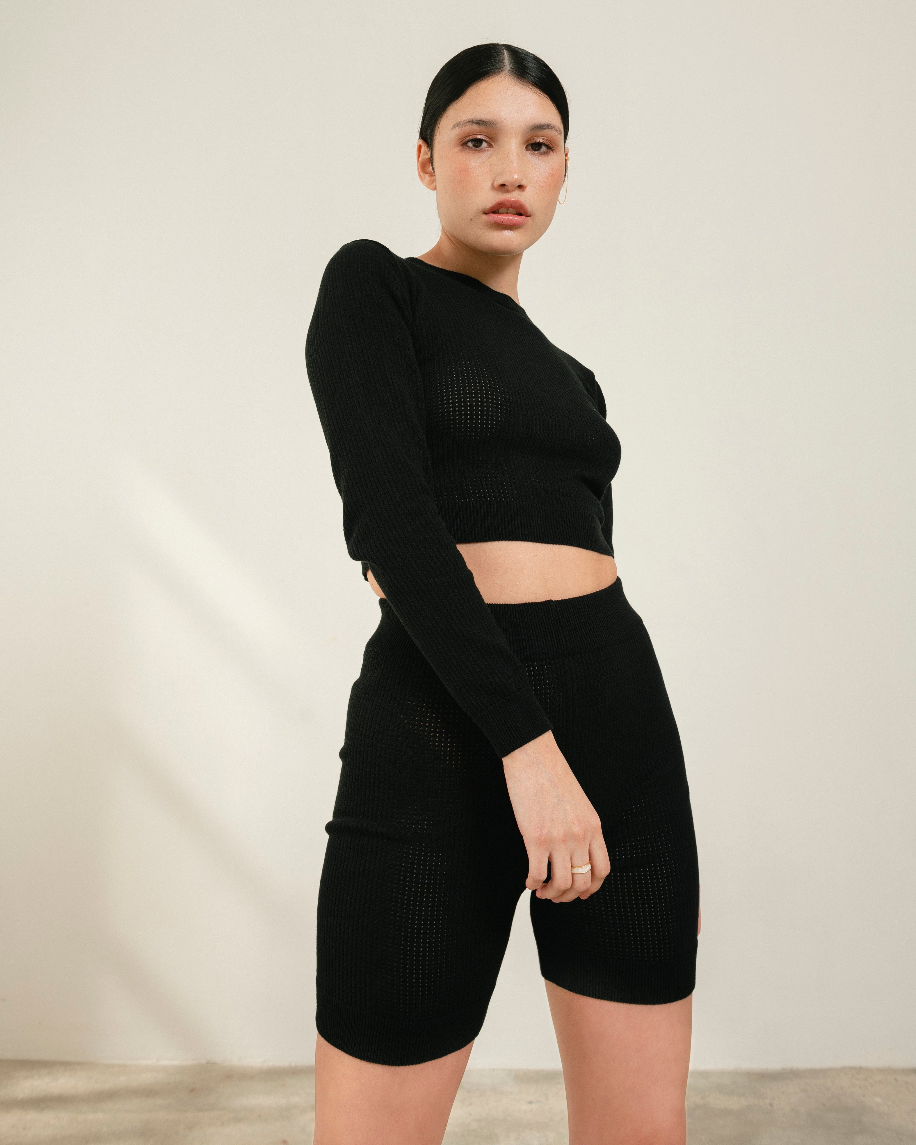 roy-black-tops-alohas-502147.jpg