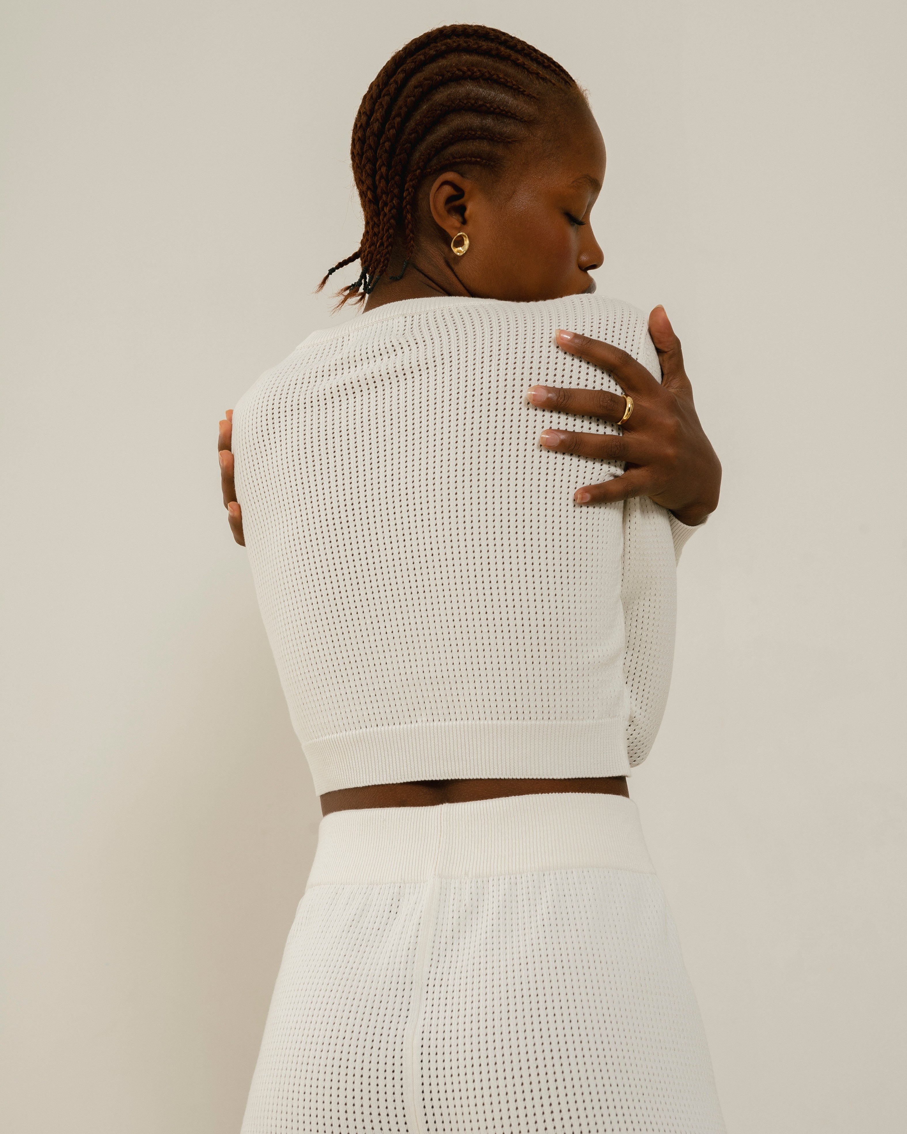 roy-ivory-tops-alohas-736969_362bd0f9-a136-4016-b552-63ff8e717036.jpg